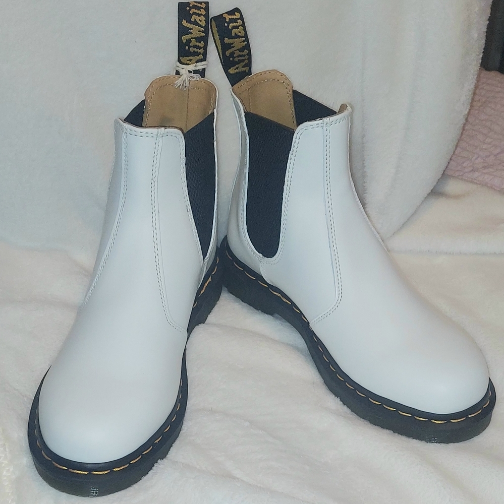 Dr. Martens Chelsea Boot